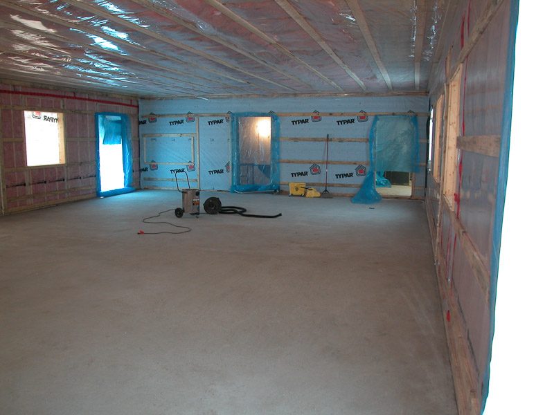 Construction de la cabane publique, 2004–2005